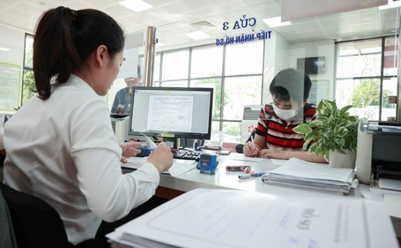 The Law on Emulation and Commendation clearly states the conditions for receiving the Prime Minister's Certificate of Merit for provincial-level civil servants. Illustration photo: Hai Nguyen
