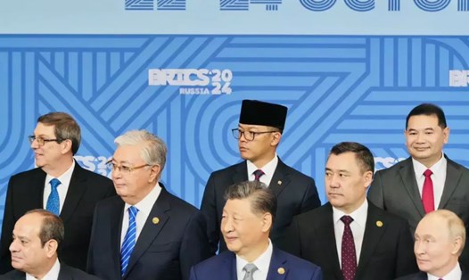 Bộ trưởng Ngoại giao Indonesia Sugiono (đội mũ) tham dự Hội nghị thượng đỉnh BRICS + tại Kazan, Nga, ngày 24.10.2024. Ảnh: Bộ Ngoại giao Indonesia