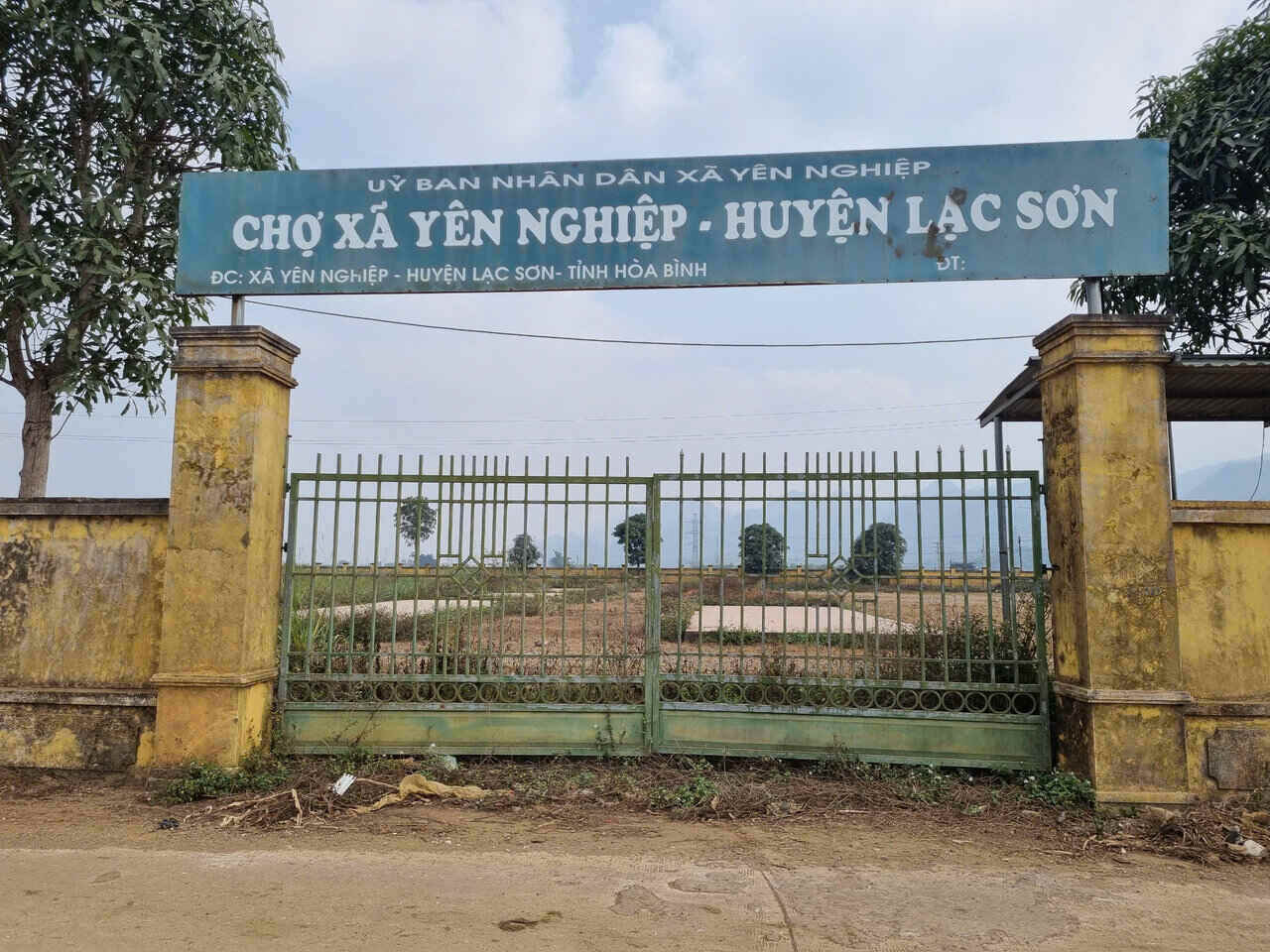 The billion-dollar market is abandoned even though it has not been used for a day. Photo: Dang Tinh