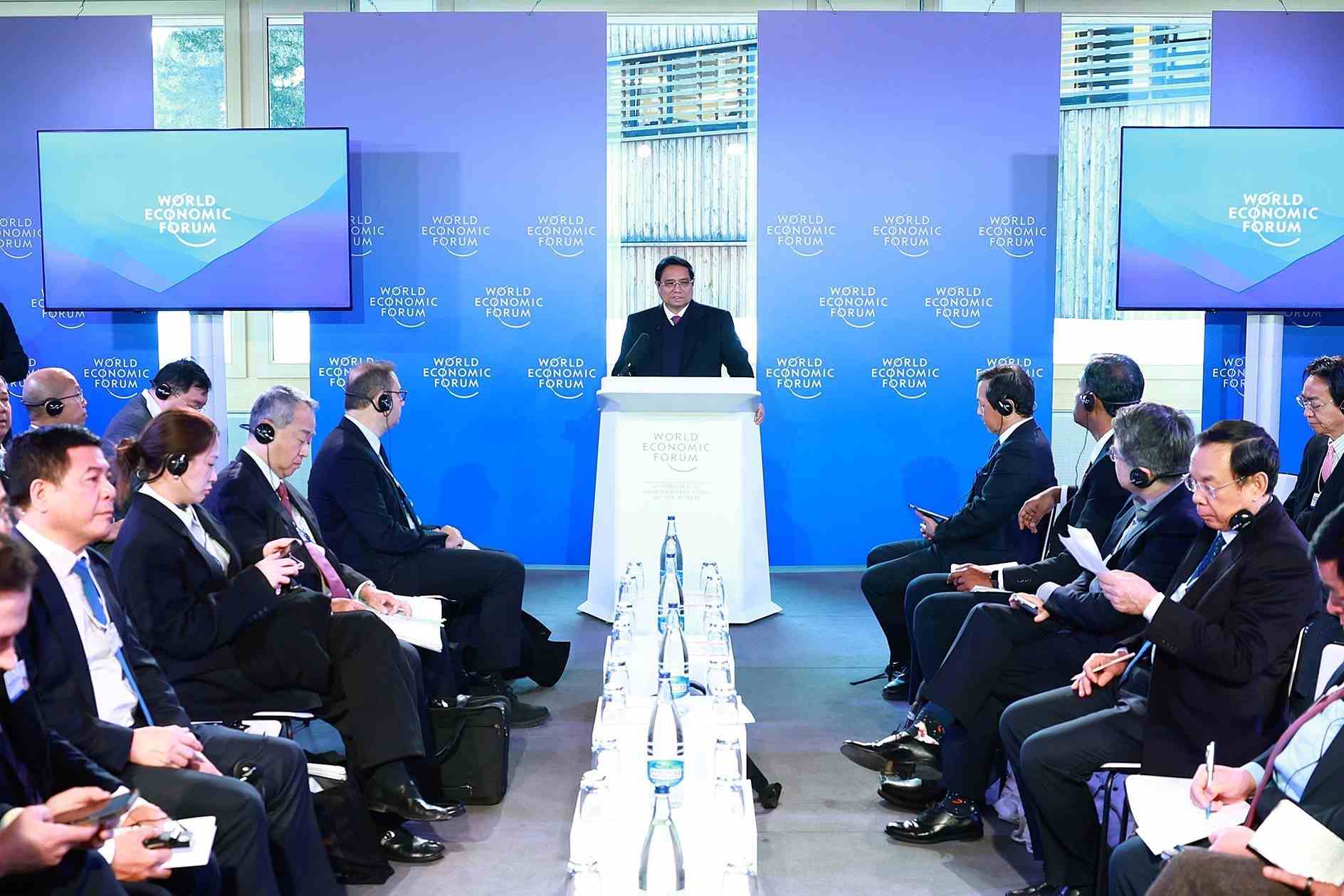 Politburo member and Prime Minister Pham Minh Chinh chairs the Vietnam National Strategy Dialogue WEF. Photo: VNA