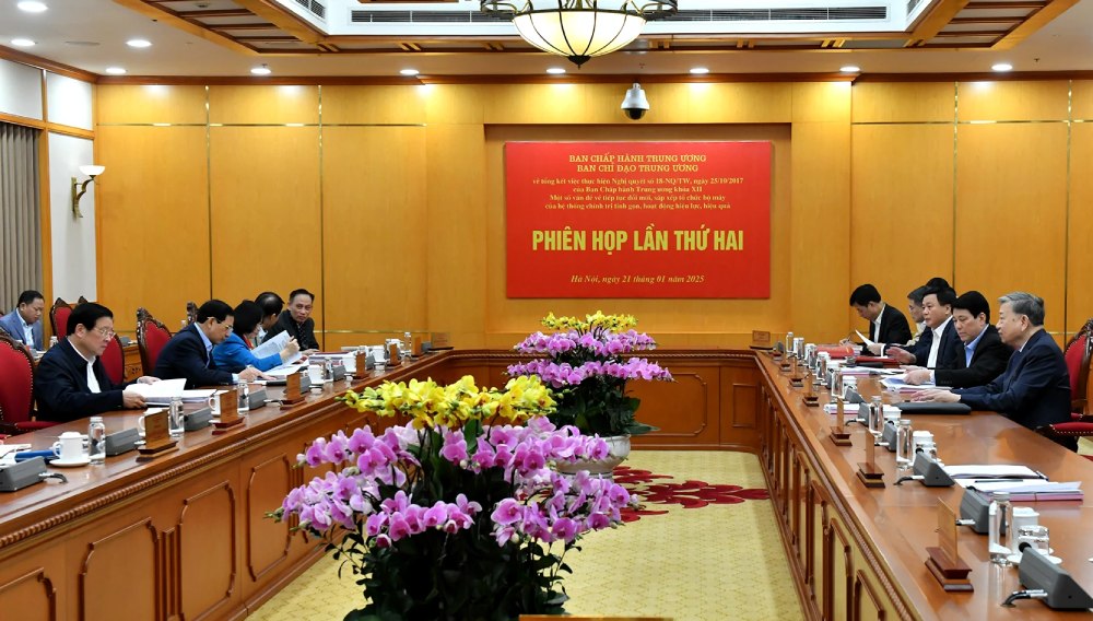 The second meeting of the Central Steering Committee on summarizing the implementation of Resolution 18. Photo: Dang Khoa