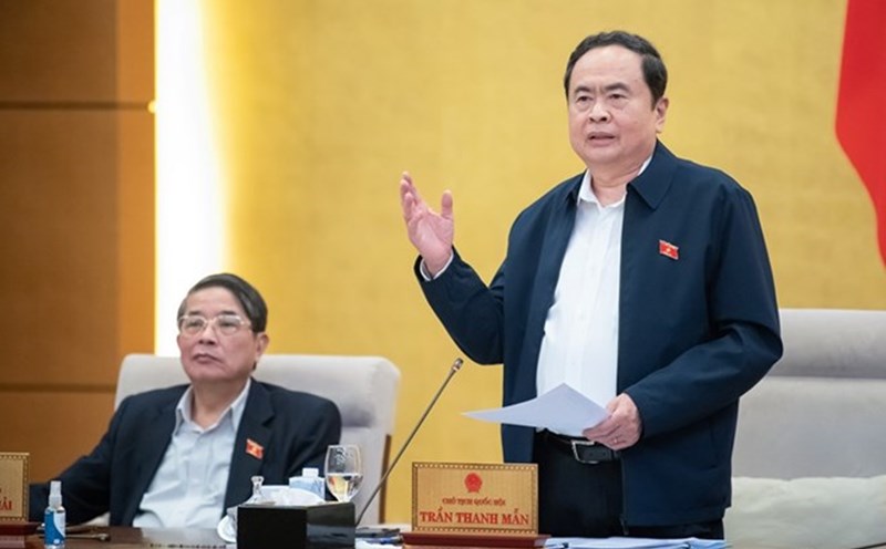 National Assembly Chairman Tran Thanh Man has just signed and issued Resolutions of the National Assembly Standing Committee on personnel. Photo: Quochoi.vn