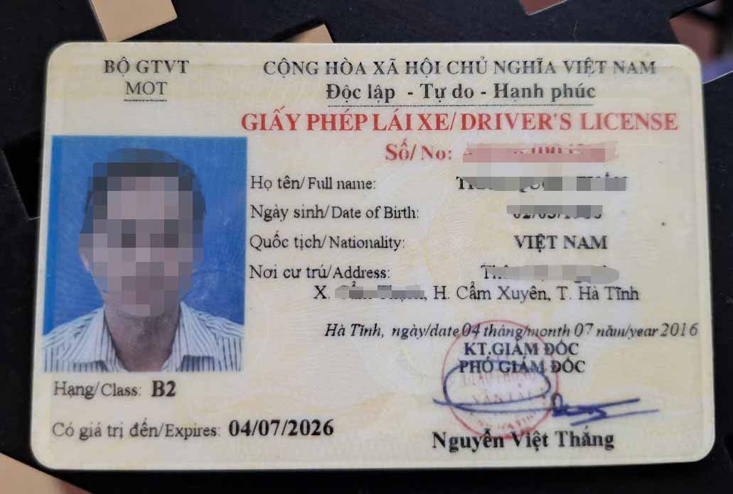 Illustration of software error in issuing and renewing driving licenses. Photo: Tran Tuan.