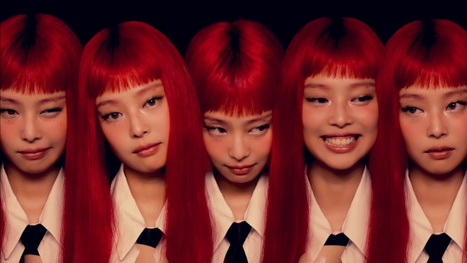 Jennie's (Blackpink) red hair style attracts attention. Photo: cut from video