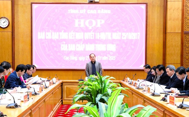 View of the meeting to summarize the merger and organizational structure of Cao Bang province. Photo: Bao Binh.