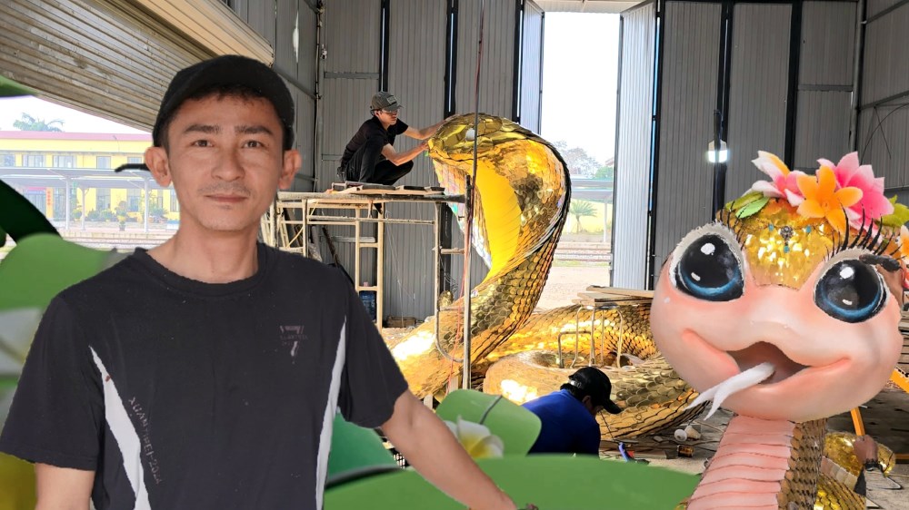 The snake mascot made by Lao Bao Town People's Committee and made by Dinh Van Tam is now basically complete. Photo: Nguyen Luan