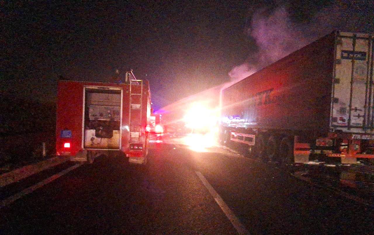 Scene of the car fire on the Ho Chi Minh City - Long Thanh - Dau Giay highway. Photo: Provided by VEC-E