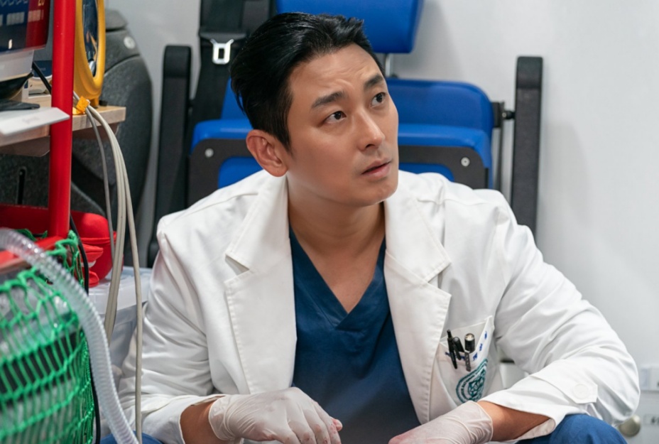 Joo Ji Hoon plays a "medical genius". Photo: Producer