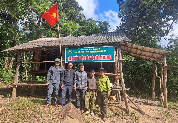 Mot chot bao ve rung o Khu bao ton thien nhien Bac Huong Hoa. Anh: H.Nguyen