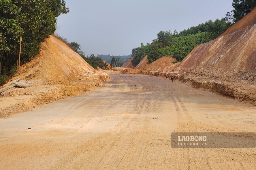 Theo bao cao cua Ban quan ly du an dau tu xay dung huyen Thanh Ba, den nay da ban giao mat bang 6,2 km/6,94 km duong. Trong do, da thi cong co ban 6,2 km dao dap phan nen duong; thi cong ranh doc betong cot thep, nen duong mo rong tren duong tinh 314B duoc 1 km; da rai betong nhua C19 doan Km5+830 - Km6+600; rai betong nhua C16 doan tu Km1+800 - Km2+800 va km3+300 - km4+900.