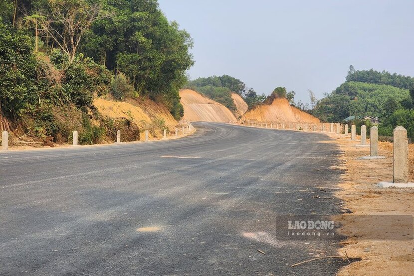 Duoc dau tu xay dung theo tieu chuan duong cap III dong bang, tuyen duong co toc do thiet ke la 80km/h; nen duong rong 12m, mat duong rong 7m... Diem dau tuyen ket noi voi duong giao thong lien xa tai khu 3, thi tran Thanh Ba; diem cuoi di qua cao toc Tuyen Quang - Phu Tho va ket noi voi quoc lo 2 tai Km95+250.