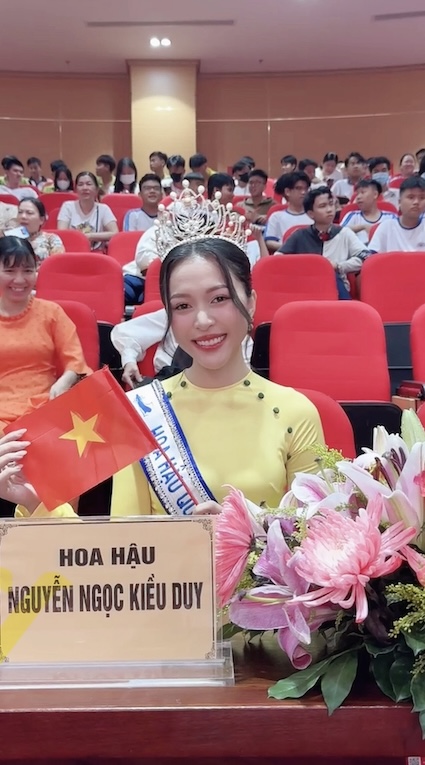 Hoa hau Kieu Duy mong muon lan toa van hoa doc den voi cong dong. Anh: Nhan vat cung cap.