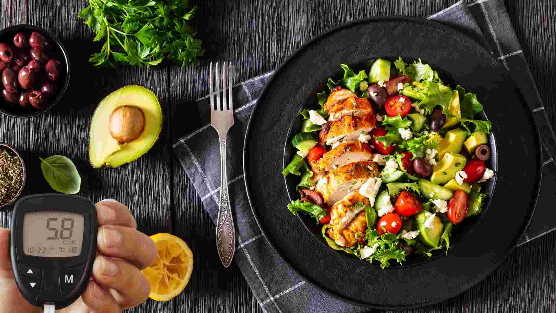 The Mediterranean diet prevents high blood sugar. Graphics: Ha May