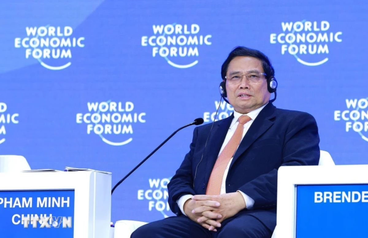 Prime Minister Pham Minh Chinh speaks at the discussion session. Photo: VNA