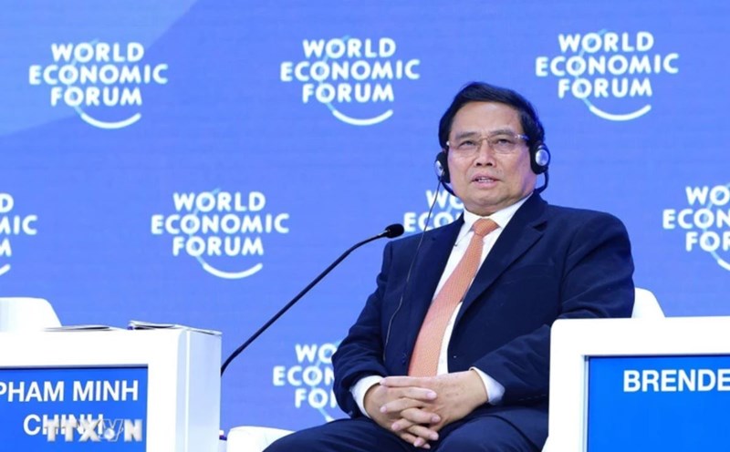 Prime Minister Pham Minh Chinh speaks at the discussion session. Photo: VNA