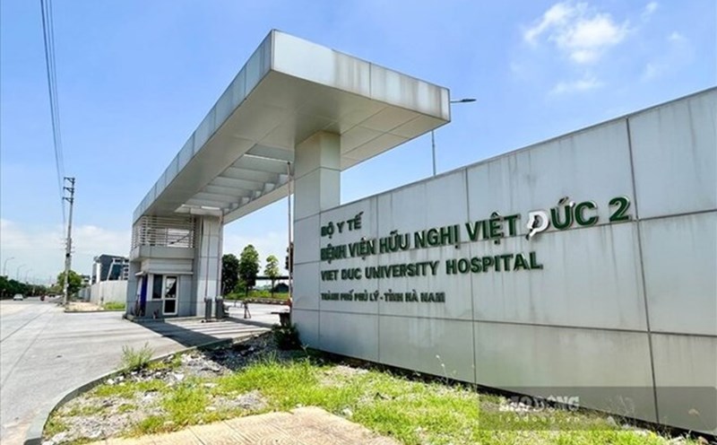 Viet Duc Hospital's second facility in Ha Nam has been under construction for a long time. Photo: Thieu Trang.