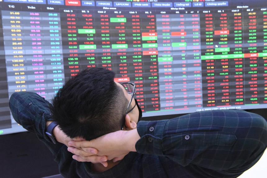 With the Tet holiday mentality present, investors are lazy to catch the bottom of the stock market. Photo: Le Toan