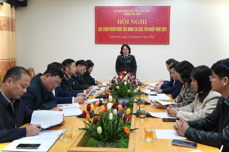 Lang Son Provincial Inspectorate held a conference to randomly select 56 civil servants and public employees to verify their assets. Photo: Khanh Chi