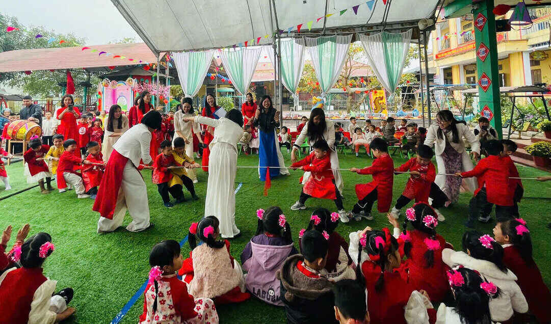 Phuc Thanh Kindergarten (Kim Thanh District, Hai Duong Province) organizes many Tet experience activities for students. Photo: Mai Phuong
