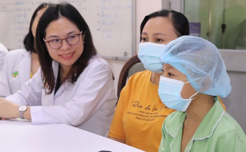 Child successfully received kidney transplant from brain-dead donor, discharged from hospital. Photo: MINH TAM