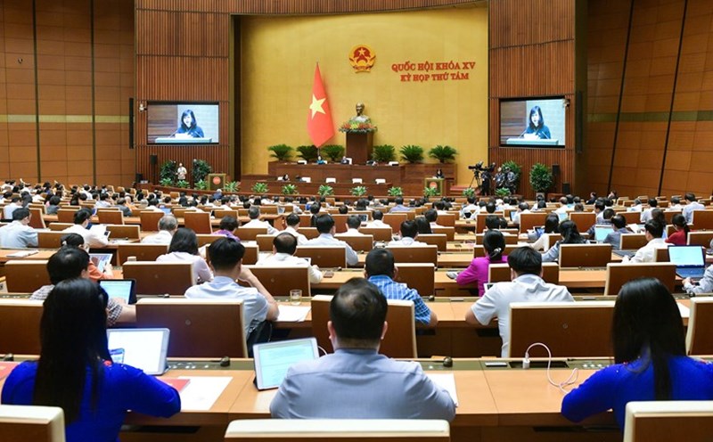 Working session at the 8th Session, 15th National Assembly. Photo: Quochoi.vn