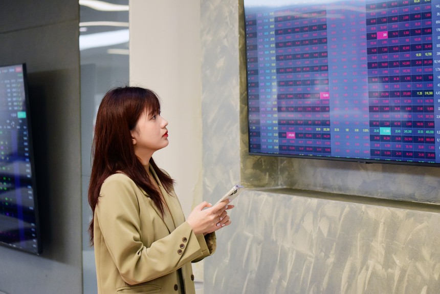 Big money shows signs of returning to the stock market. Photo: Le Toan