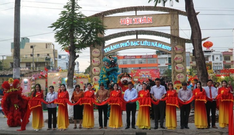 The Tet rural market held in Bac Lieu city officially opened. Photo: Nhat Ho