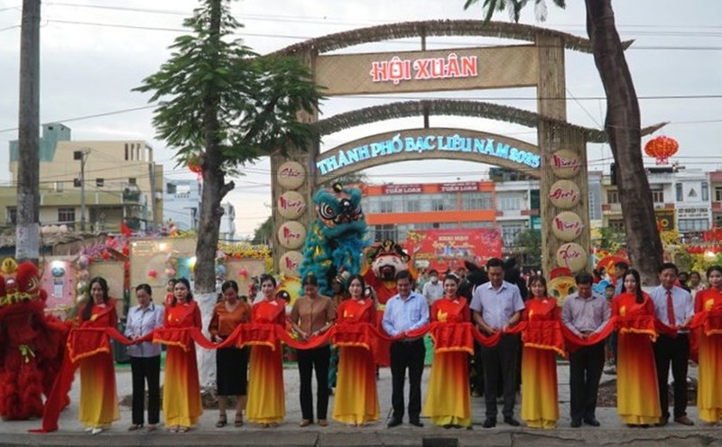 The Tet rural market held in Bac Lieu city officially opened. Photo: Nhat Ho