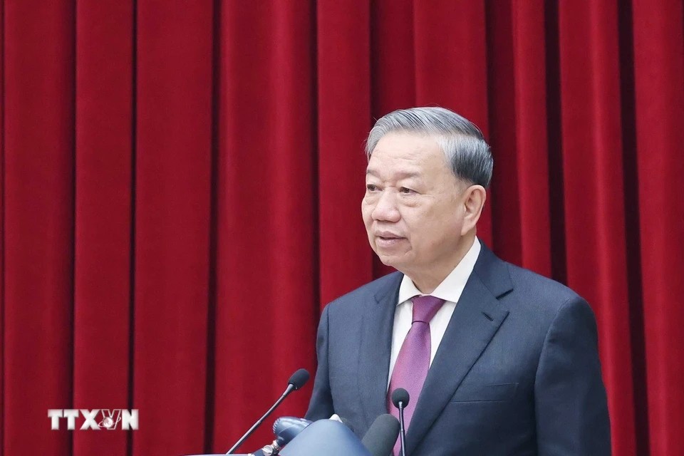 General Secretary To Lam delivers the closing speech at the 13th Central Executive Committee Conference. Photo: VNA