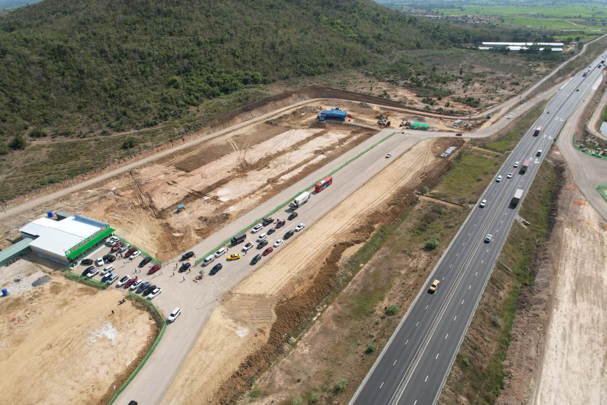 Tu trua 24.1, tram dung nghi tam km205 cao toc Vinh Hao - Phan Thiet duoc van hanh. Anh: Duy Tuan 