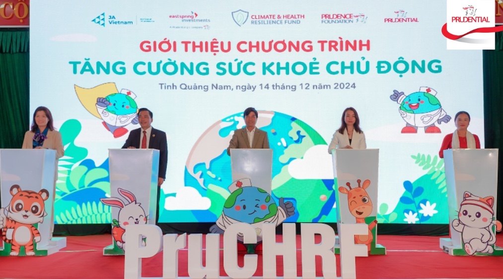 Dai dien Prudential Viet Nam, doi tac va chinh quyen dia phuong thuc hien nghi thuc khoi dong du an “Tang cuong suc khoe chu dong”