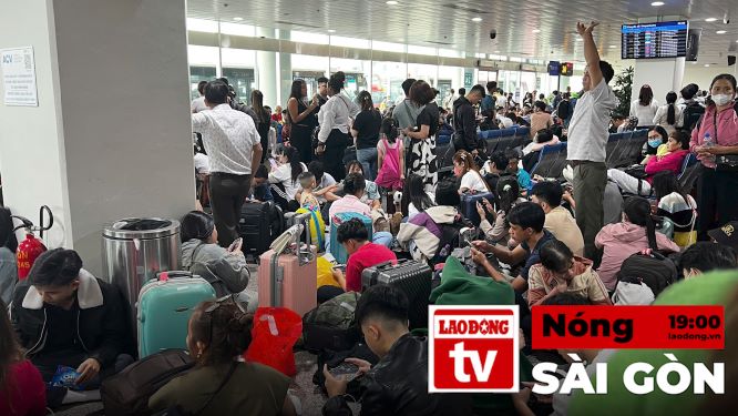 Hot in Saigon: Tan Son Nhat Airport is crowded with people returning to their hometowns