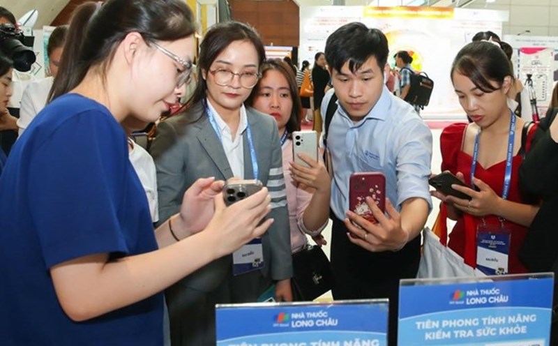 The pharmaceutical industry in Vietnam has strongly applied AI in its operations. Photo: Huynh Anh