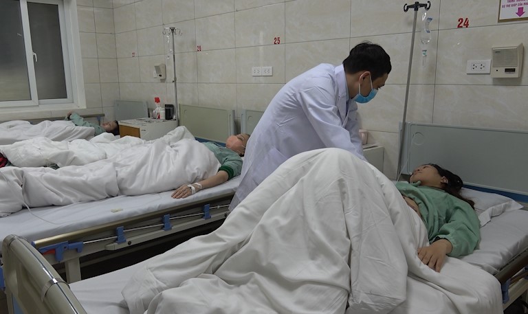 Warning of digestive disorders and food poisoning during Tet