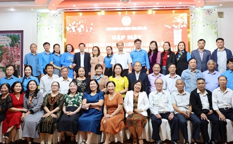 Dak Lak Provincial Labor Federation held a meeting with retired union officials before the Lunar New Year 2025. Photo: Mai Sao