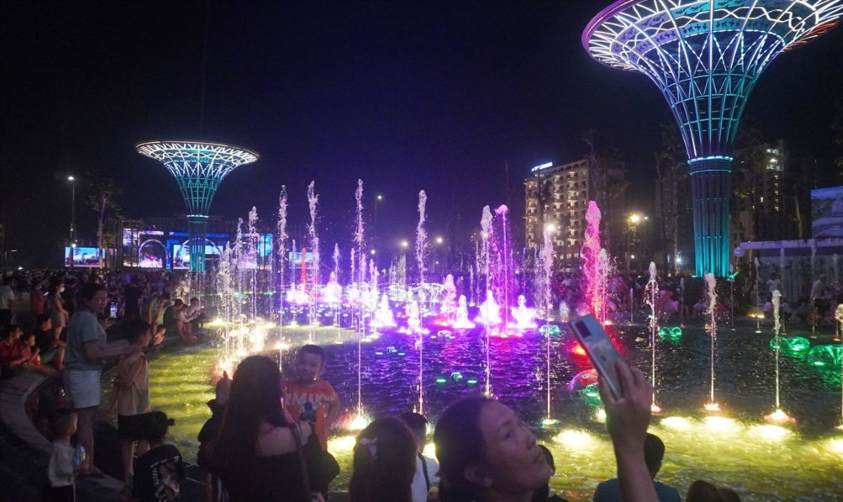 Sea Square of Sam Son City, Thanh Hoa. Photo: Xuan Hung