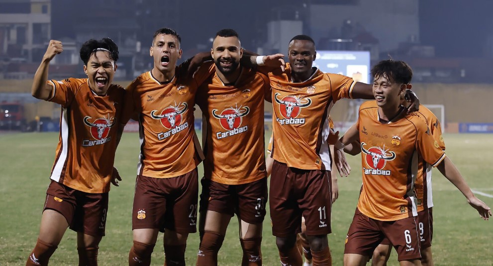 Hoang Anh Gia Lai Club closes in on the top after round 11. Photo: VPF