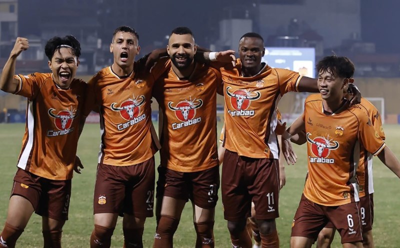 Hoang Anh Gia Lai Club closes in on the top after round 11. Photo: VPF