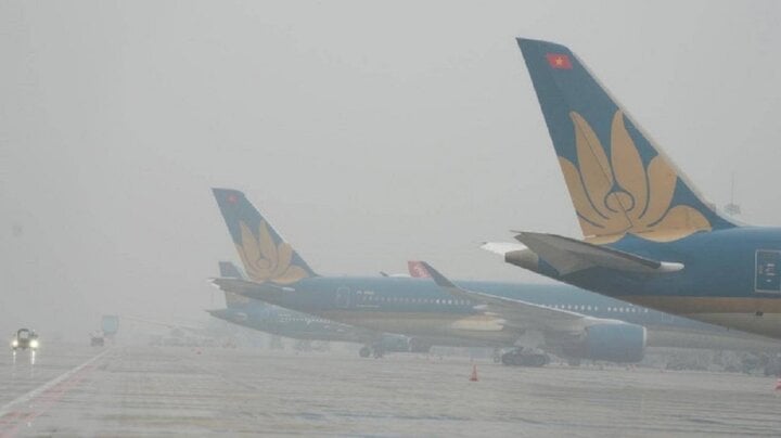 Many flights were affected by fog in the North. Photo: Vietnamairline