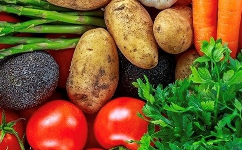 Add a variety of vegetables and fruits to your Tet diet to maintain weight, or even lose weight. Photo: Nghia Thanh