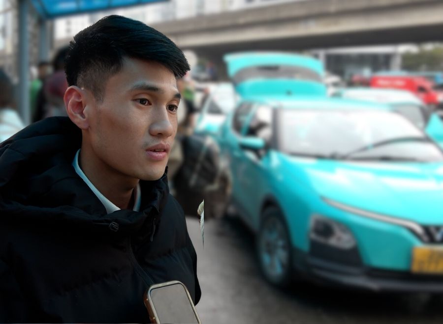 Surprised because technology taxi prices increased up to 3 times on the eve of Tet