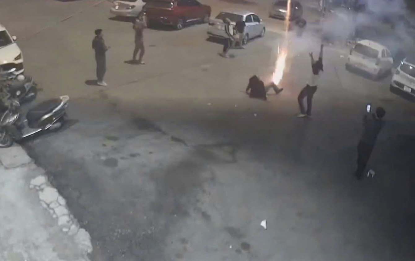 Hình ảnh các đối tượng đốt pháo tại huyện Hiệp Hòa (Bắc Giang). Ảnh: Công an huyện Hiệp Hòa

