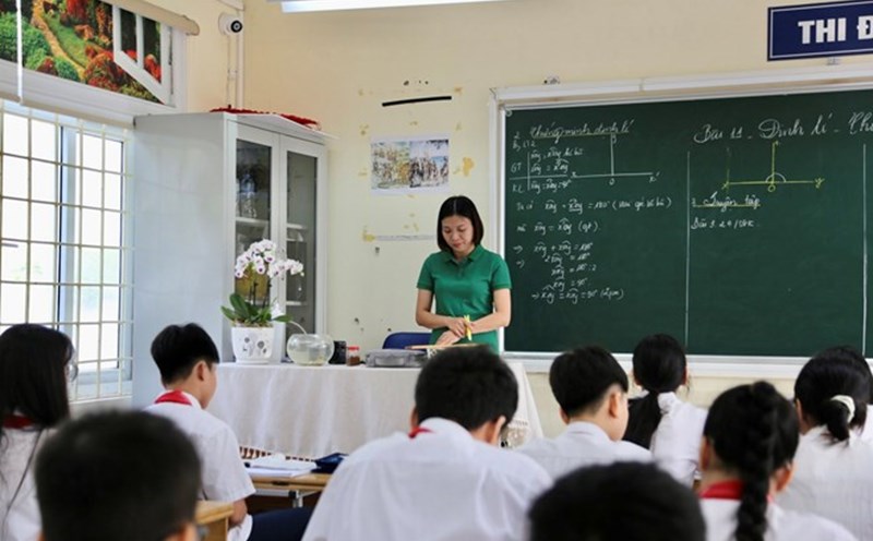Public school teachers are civil servants with salary coefficient 2025 based on circular of Ministry of Education and Training. Photo: Minh Ha