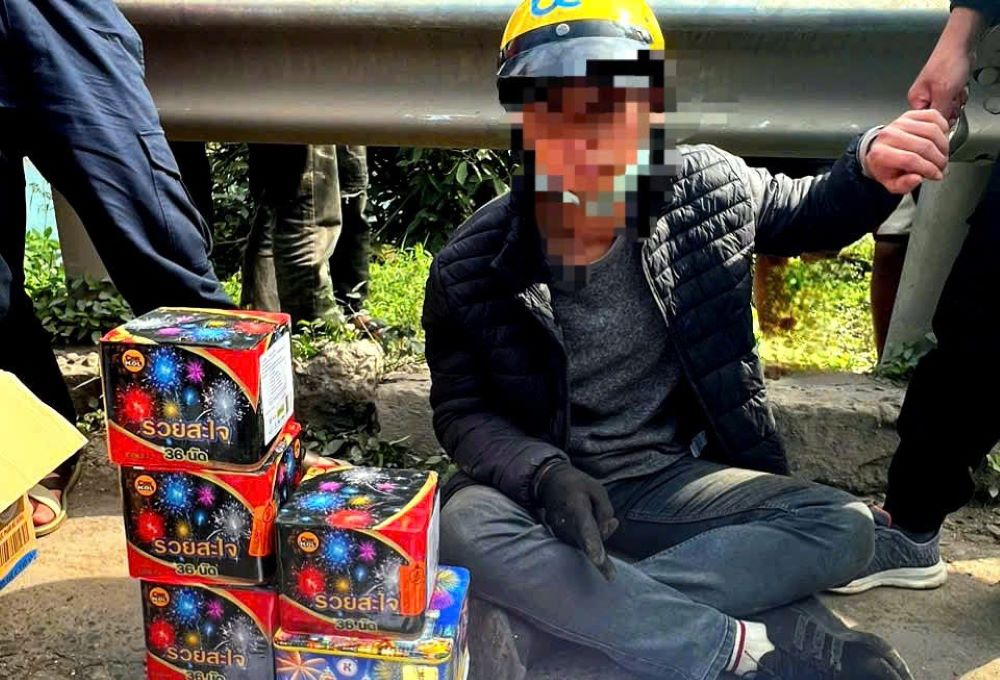 Đối tượng bị bắt giữ khi vận chuyển ma túy và pháo lậu. Ảnh: Công an huyện Đakrông