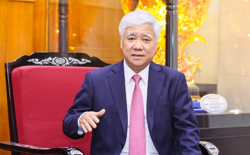 Mr. Do Van Chien - Politburo member, Secretary of the Party Central Committee, Chairman of the Central Committee of the Vietnam Fatherland Front, talked with Lao Dong Newspaper before the New Year of At Ty 2025 about reforming the apparatus to be streamlined, effective and efficient. Photo: Pham Dong