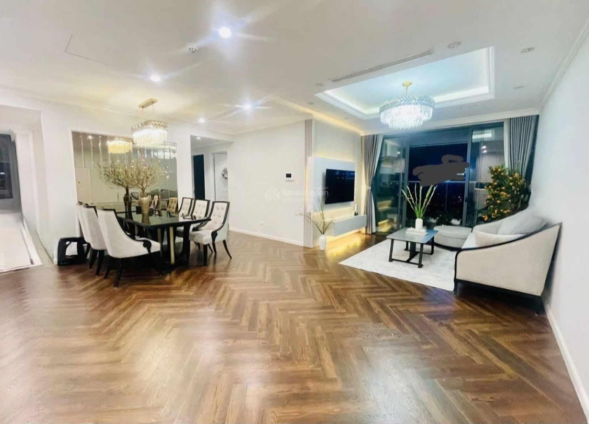 Prices of apartment segments in Hanoi have been continuously increasing recently. Illustration photo: Thu Giang