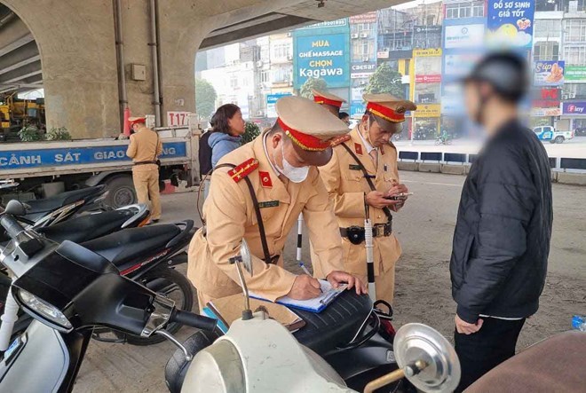 Many motorcyclists were fined for traffic violations. Photo: To The