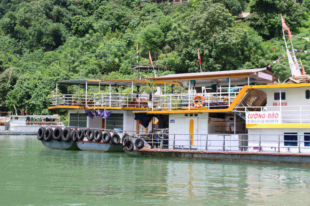 Mot goc long ho Hoa Binh tu tren cao. Anh: Manh Nguyen