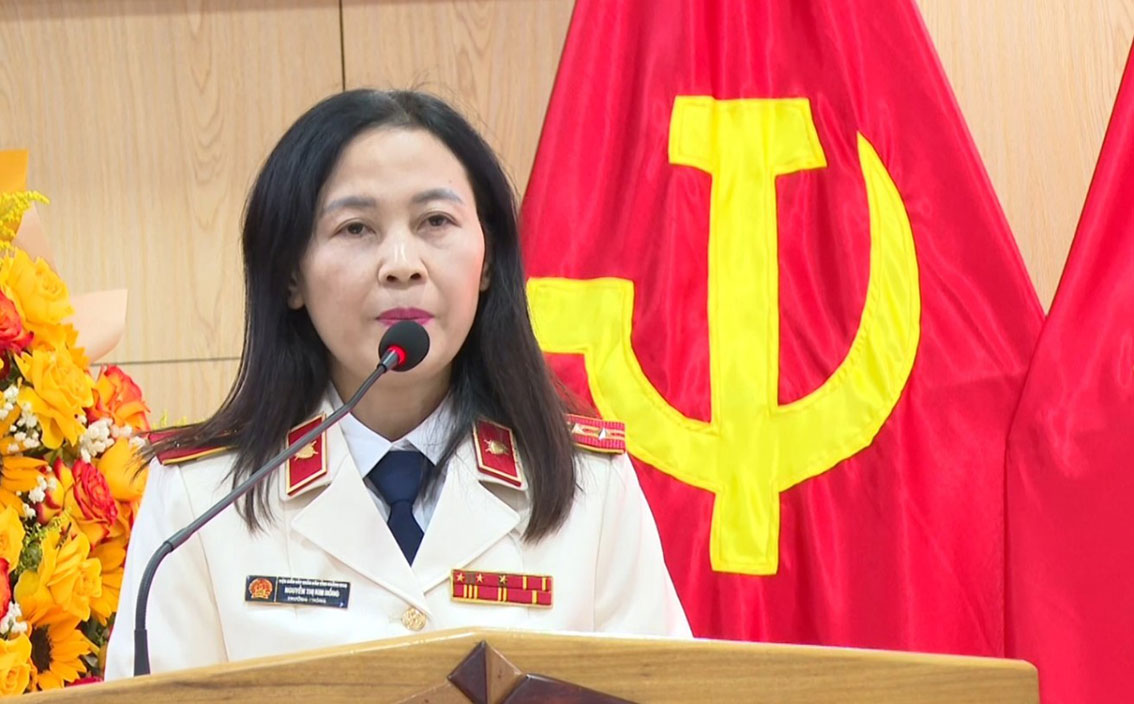 Ms. Nguyen Thi Kim Hong was transferred and appointed as Deputy Chief Prosecutor of Quang Nam Provincial People's Procuracy. Photo: Quang Nam Provincial People's Procuracy