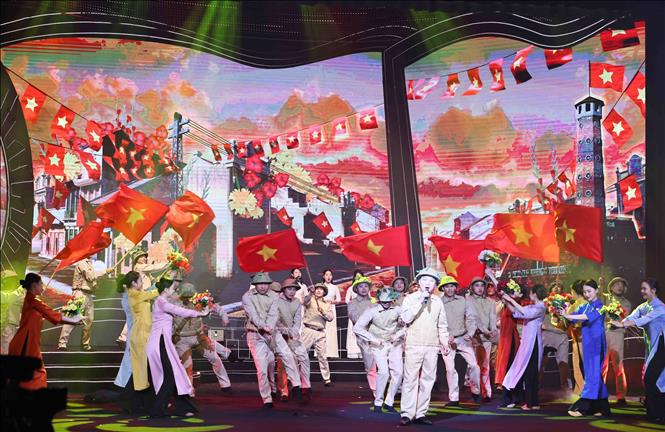 Culture is not only the spiritual foundation of society but also the driving force and goal of development. In the photo, the Artistic Political Program “Forever Faith in the Party” celebrates the 95th anniversary of the founding of the Communist Party of Vietnam. Photo: VNA